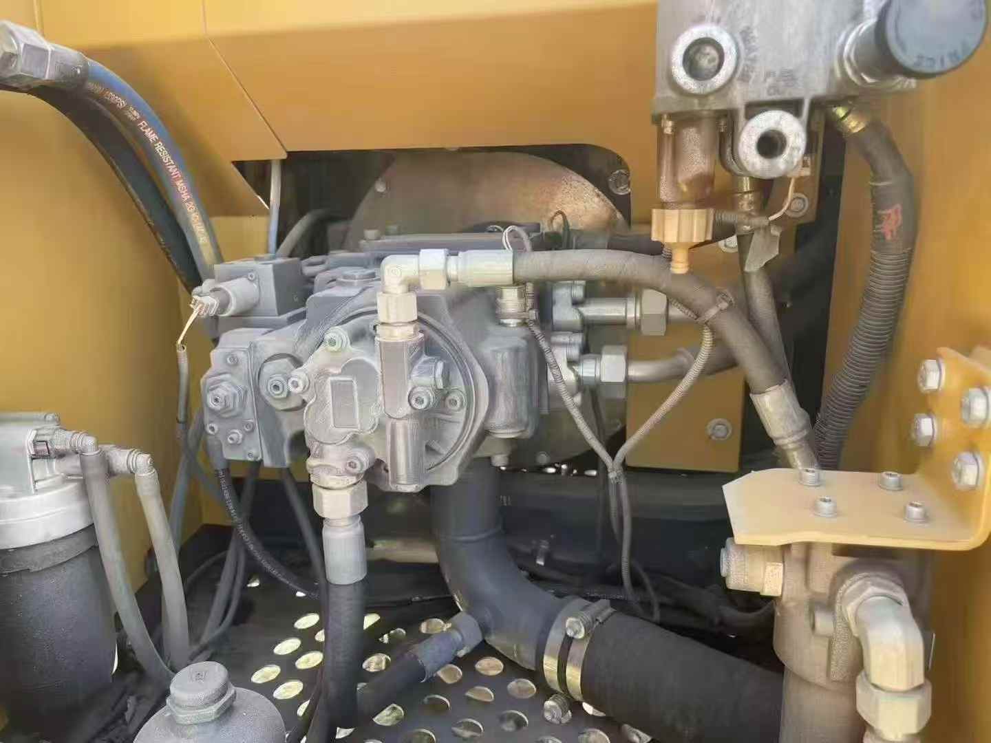 Used XCMG XE135D Excavator 2021 Model / 9