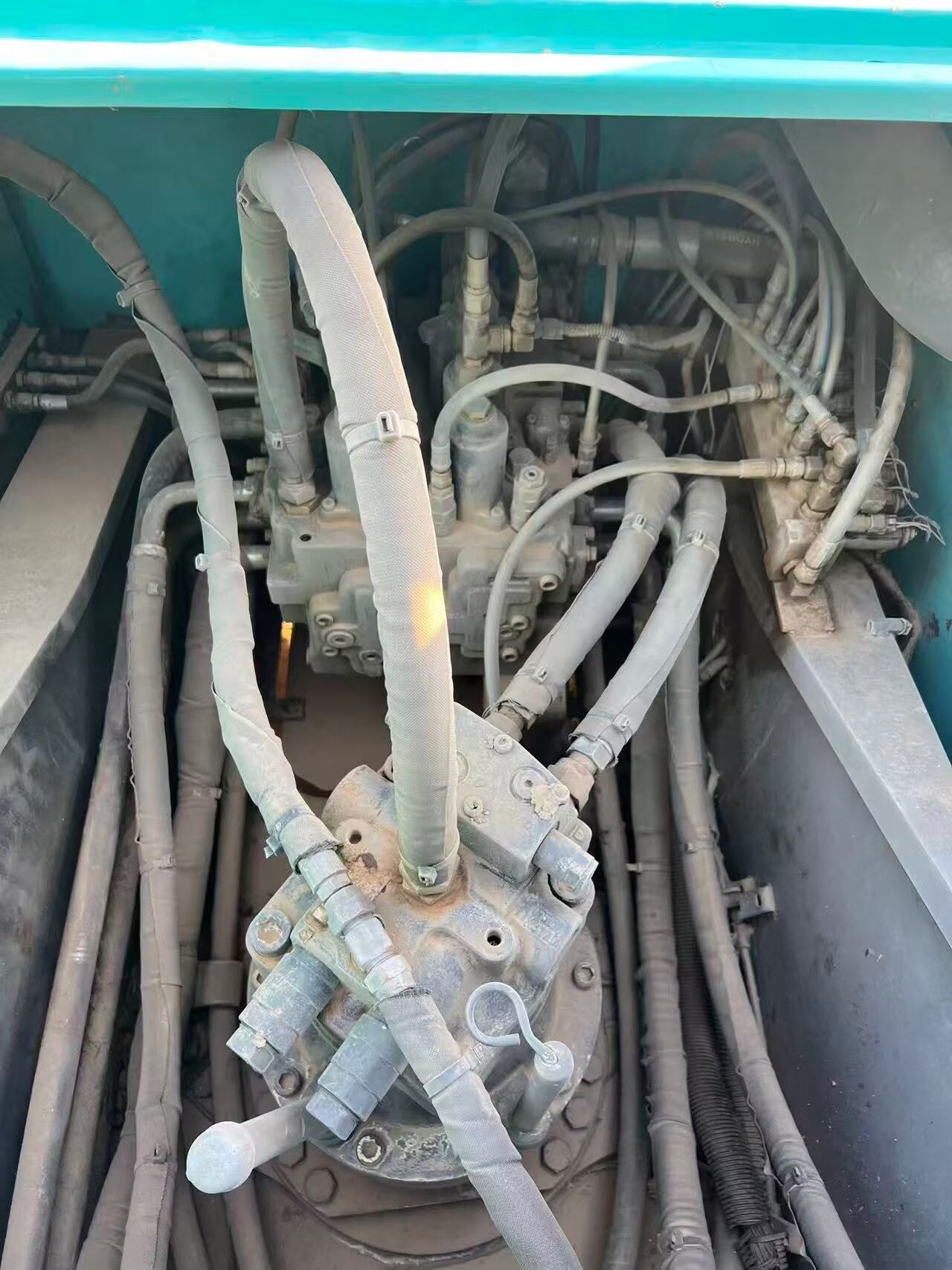 Used Kobelco SK210LC Excavator 2014 Model / 8