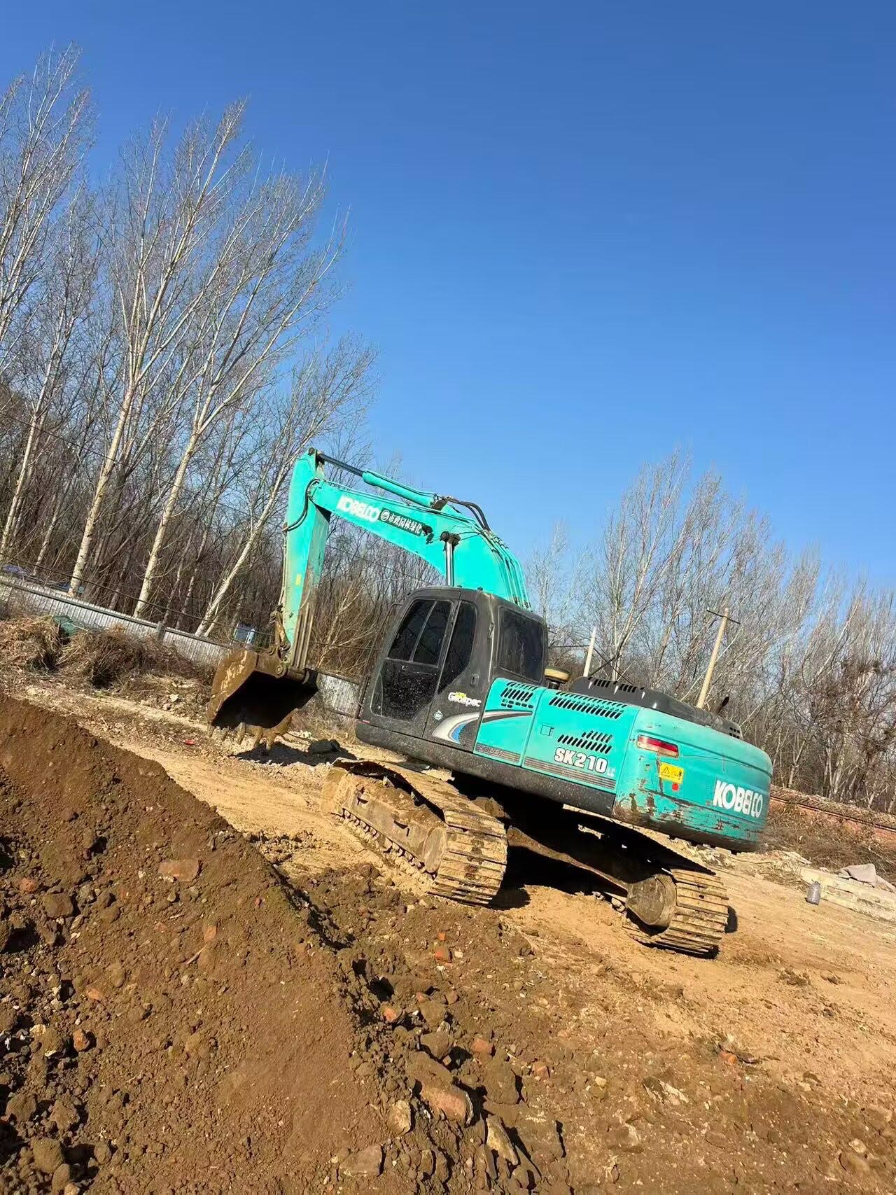 Used Kobelco SK210LC Excavator 2014 Model / 2