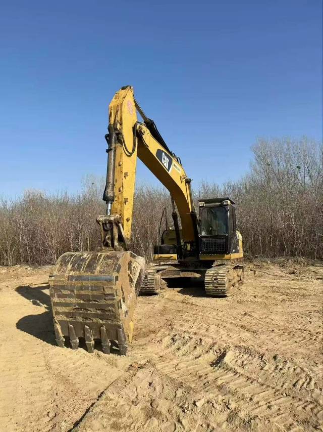 Used Caterpillar 320D Excavator 2018 Model / 8