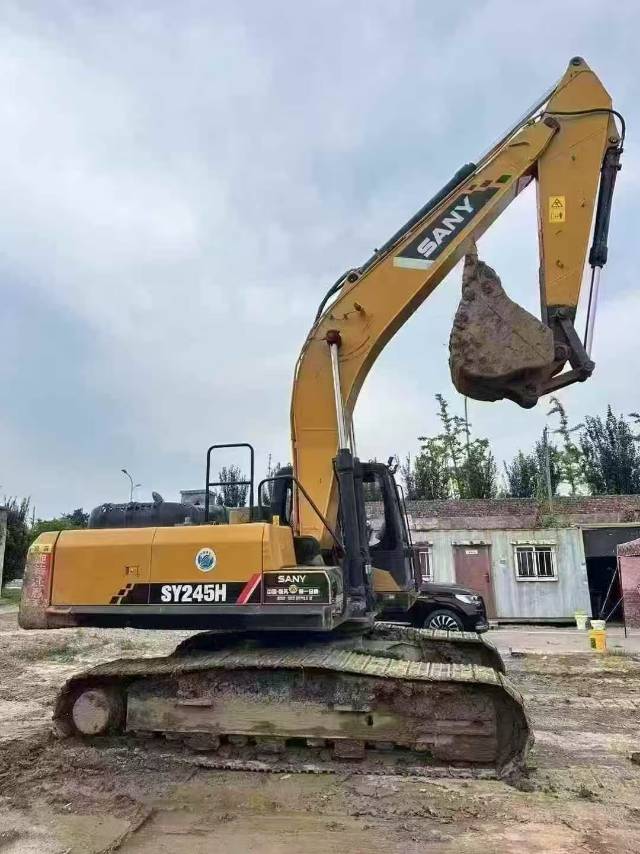 Used Sany SY245H Excavator 2017 Model / 4