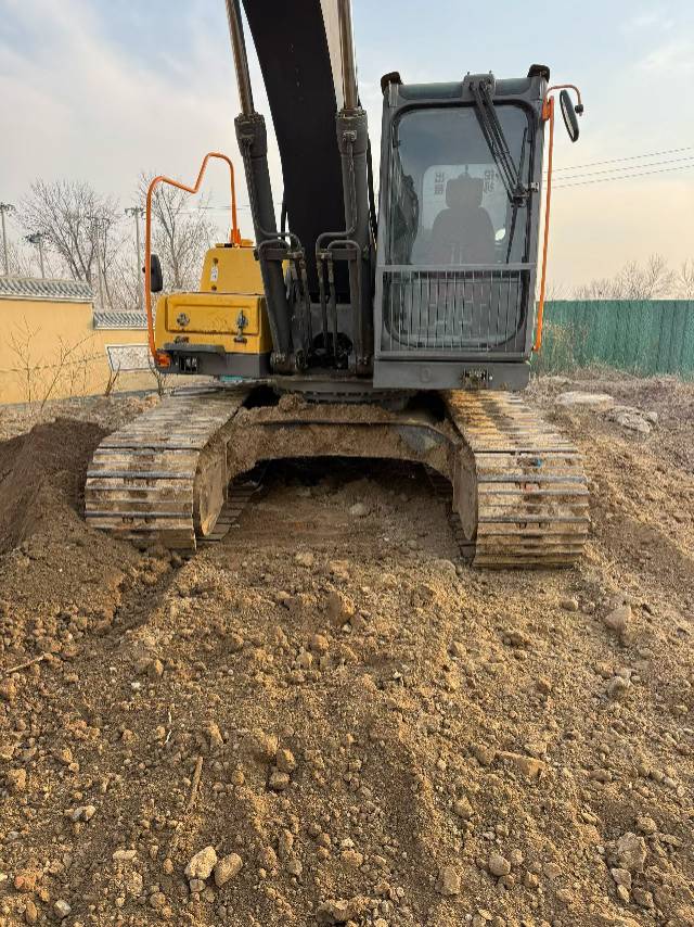Used Volvo EC210D Excavator 2020 Model / 5