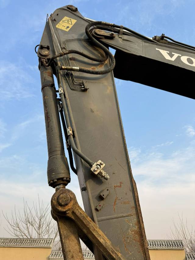 Used Volvo EC210D Excavator 2020 Model / 3