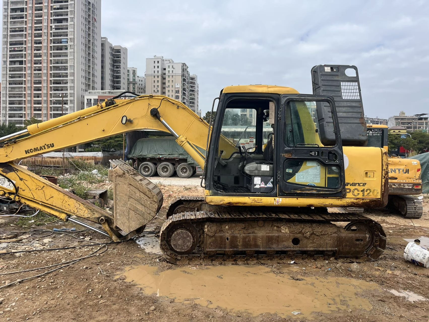 Used Komatsu PC120-6E Excavator 2006 Model / 7