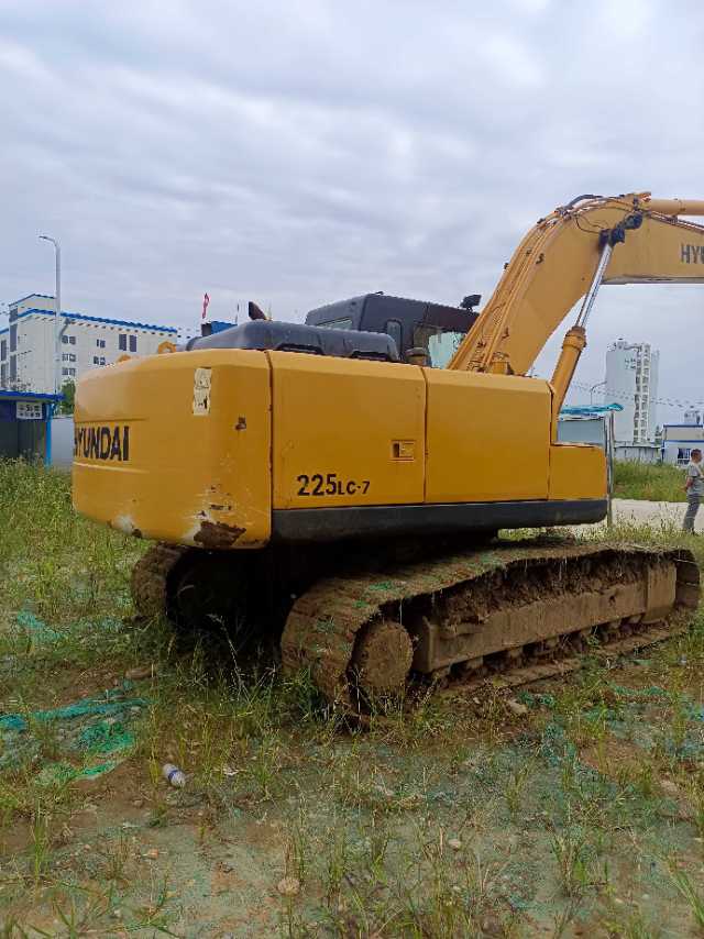 Used Hyundai R225LVS Excavator 2018 Model