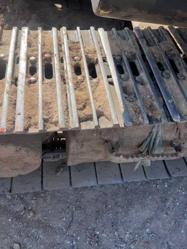 Used Volvo EC240B Excavator 2019 Model / 4