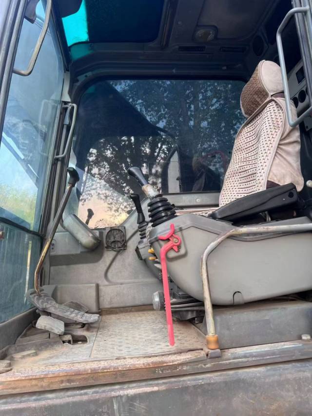 Used Volvo EC240B Excavator 2019 Model / 3