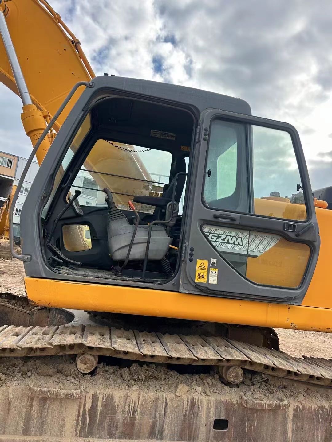 Used Kato 1430R Excavator 2015 Model / 5