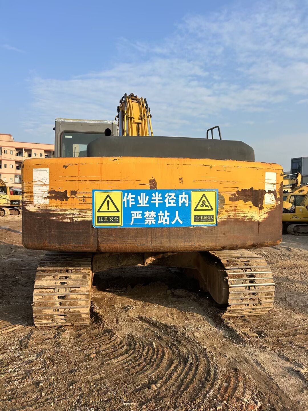 Used Kato HD820R Excavator 2013 Model / 4