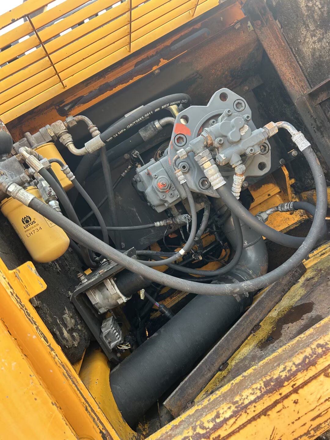 Used Kato HD820R Excavator 2013 Model / 7