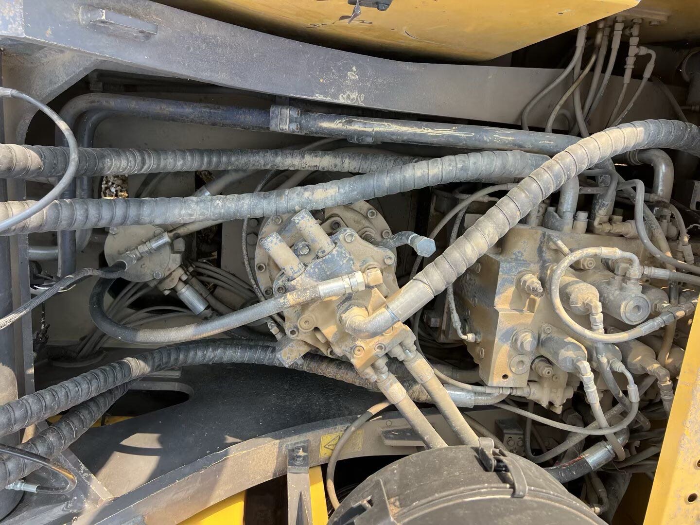 Used Volvo EC360LC Excavator 2015 Model / 9