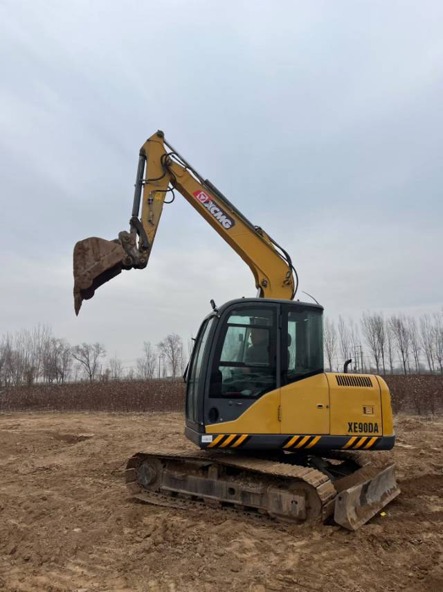Used XCMG XE75DA Excavator 2020 Model / 3