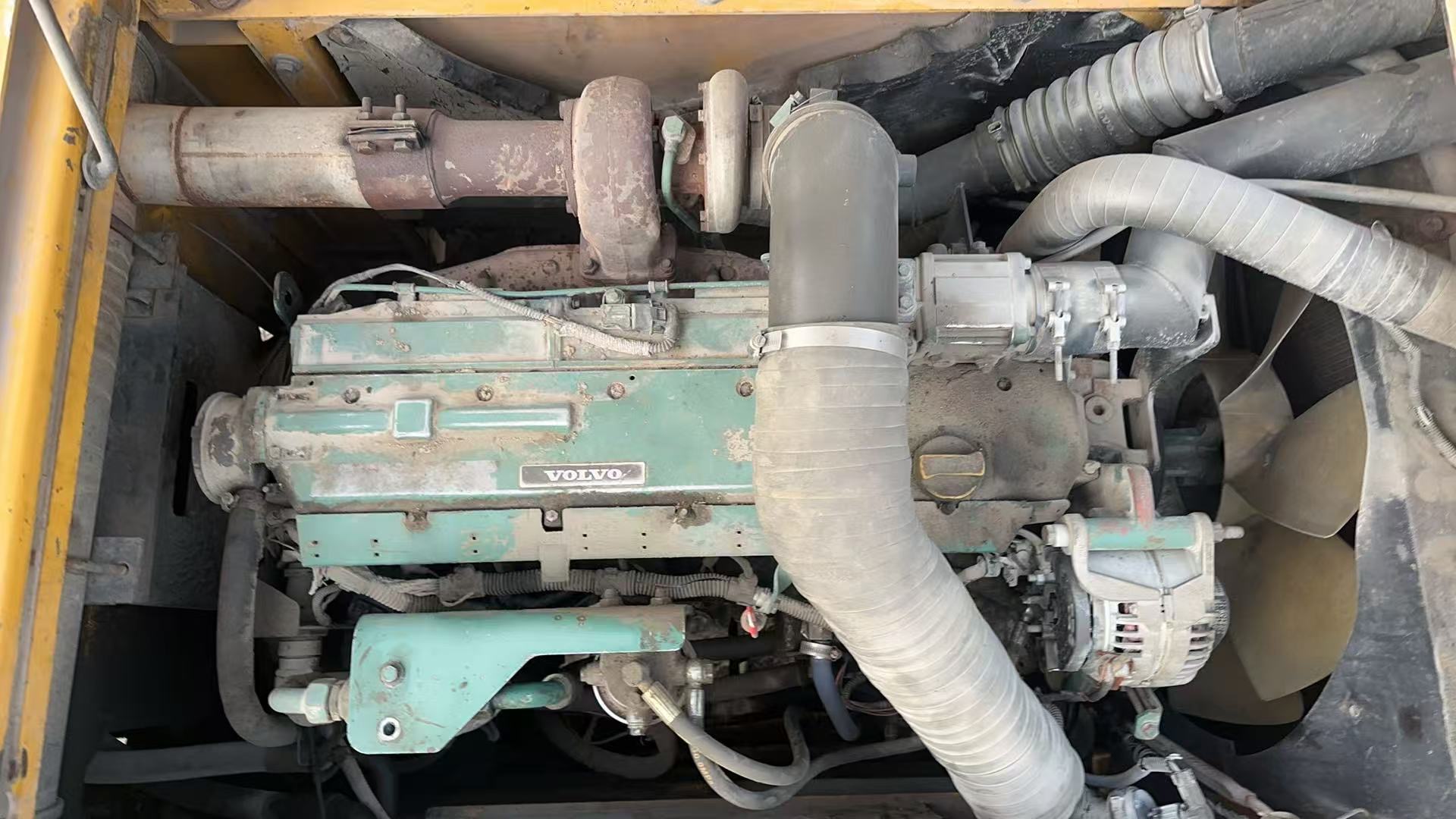 Used Volvo 290 Excavator 2009 Model / 9