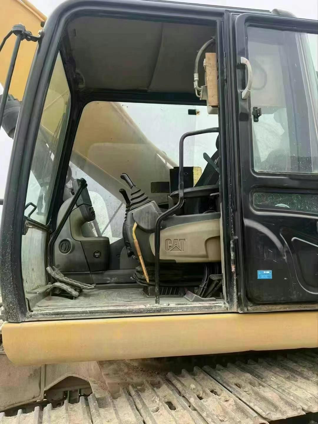 Used Caterpillar CT20 Excavator 2015 Model / 7