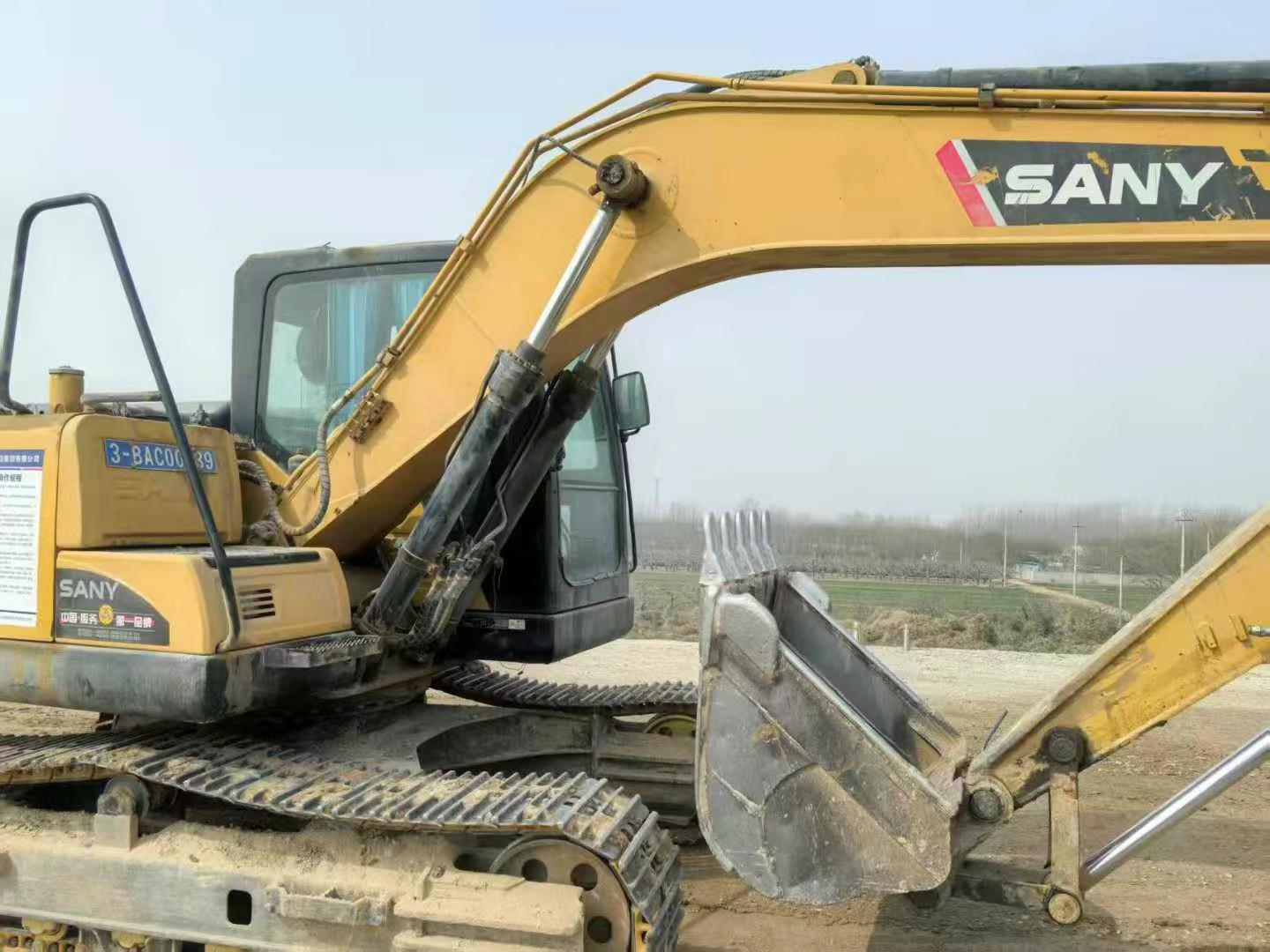Used Sany SY135 Excavator 2019 Model / 3