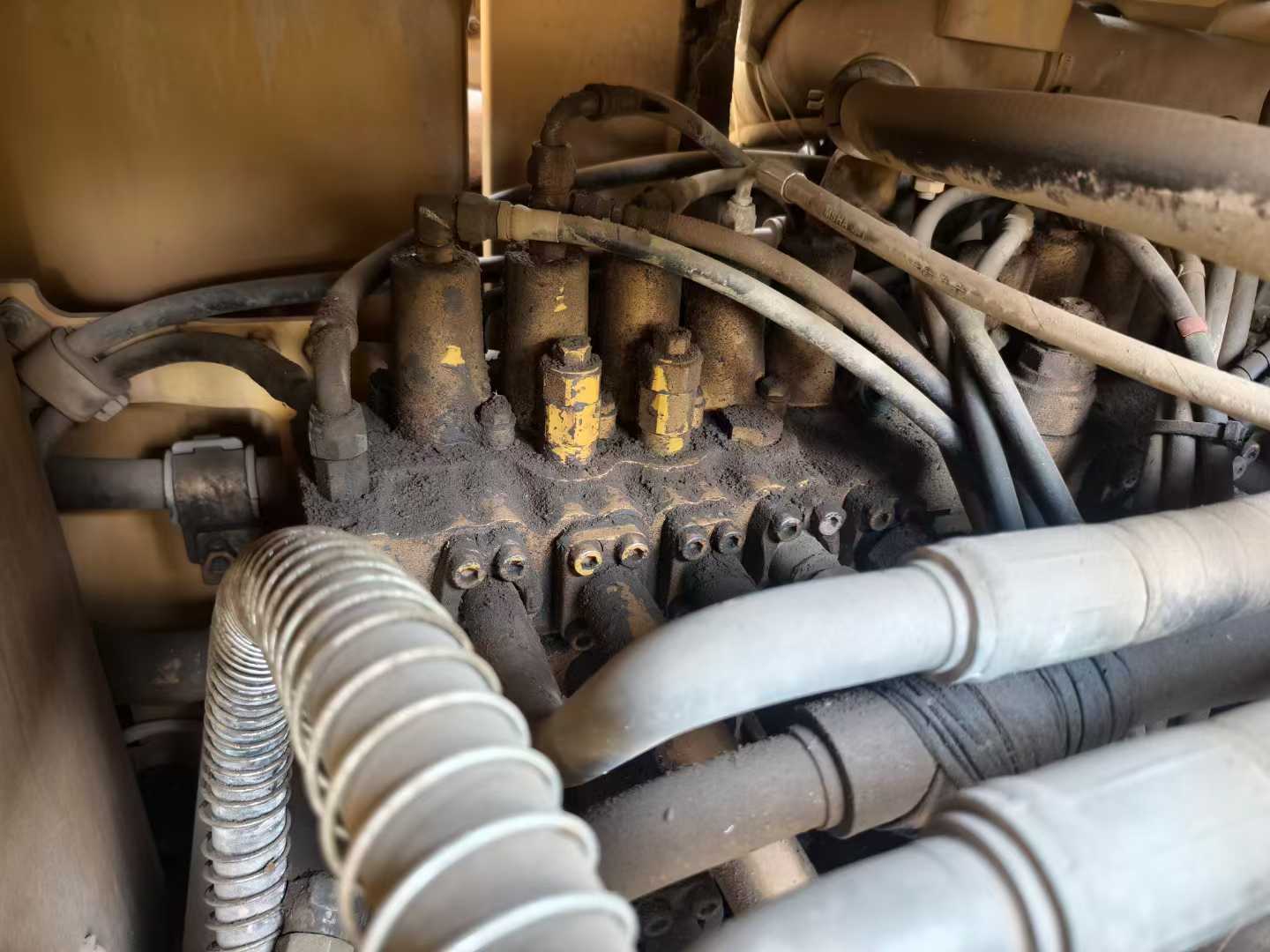 Used Caterpillar 323 Excavator 2010 Model