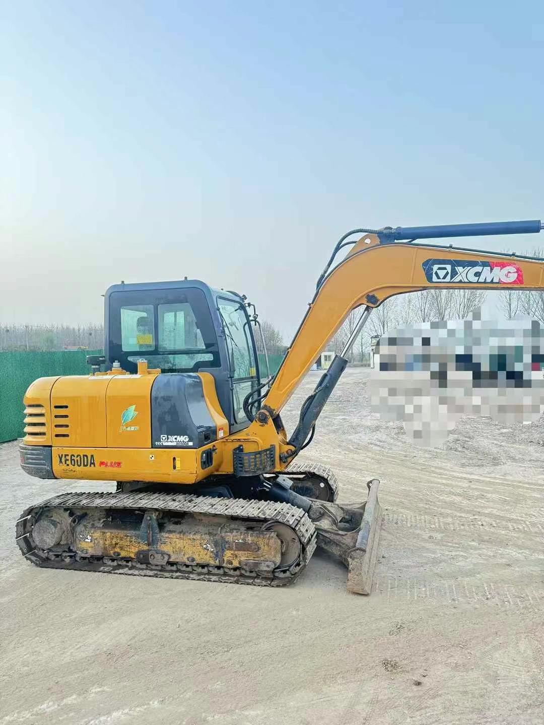 Used XCMG XE60 Excavator 2021 Model / 3