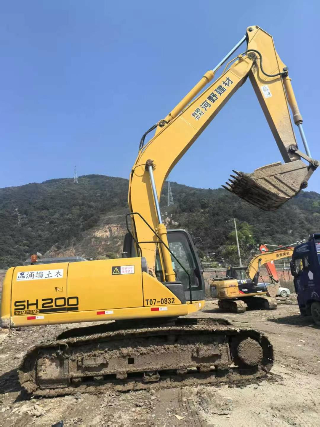 Used Sumitomo SH200-5 Excavator 2016 Model / 2