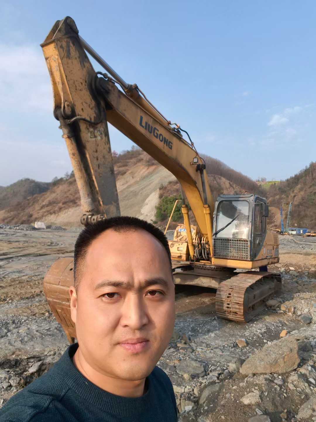 Used Doosan DH220 Excavator 2012 Model / 3