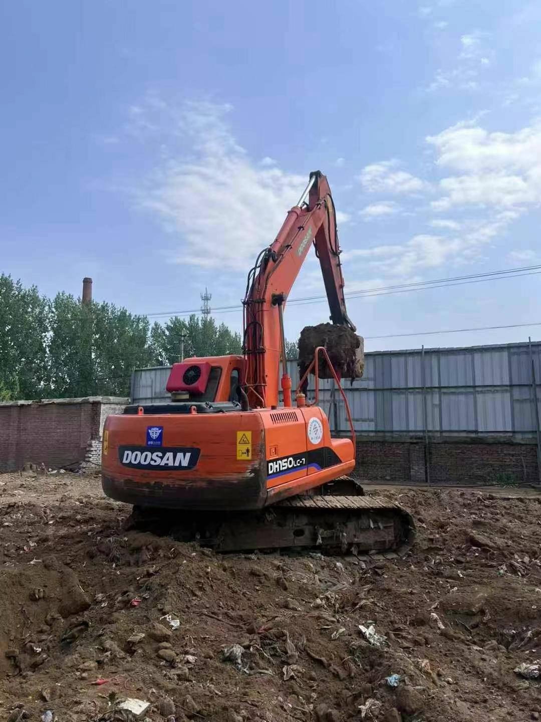 Used Doosan DX15 Excavator 2016 Model / 3