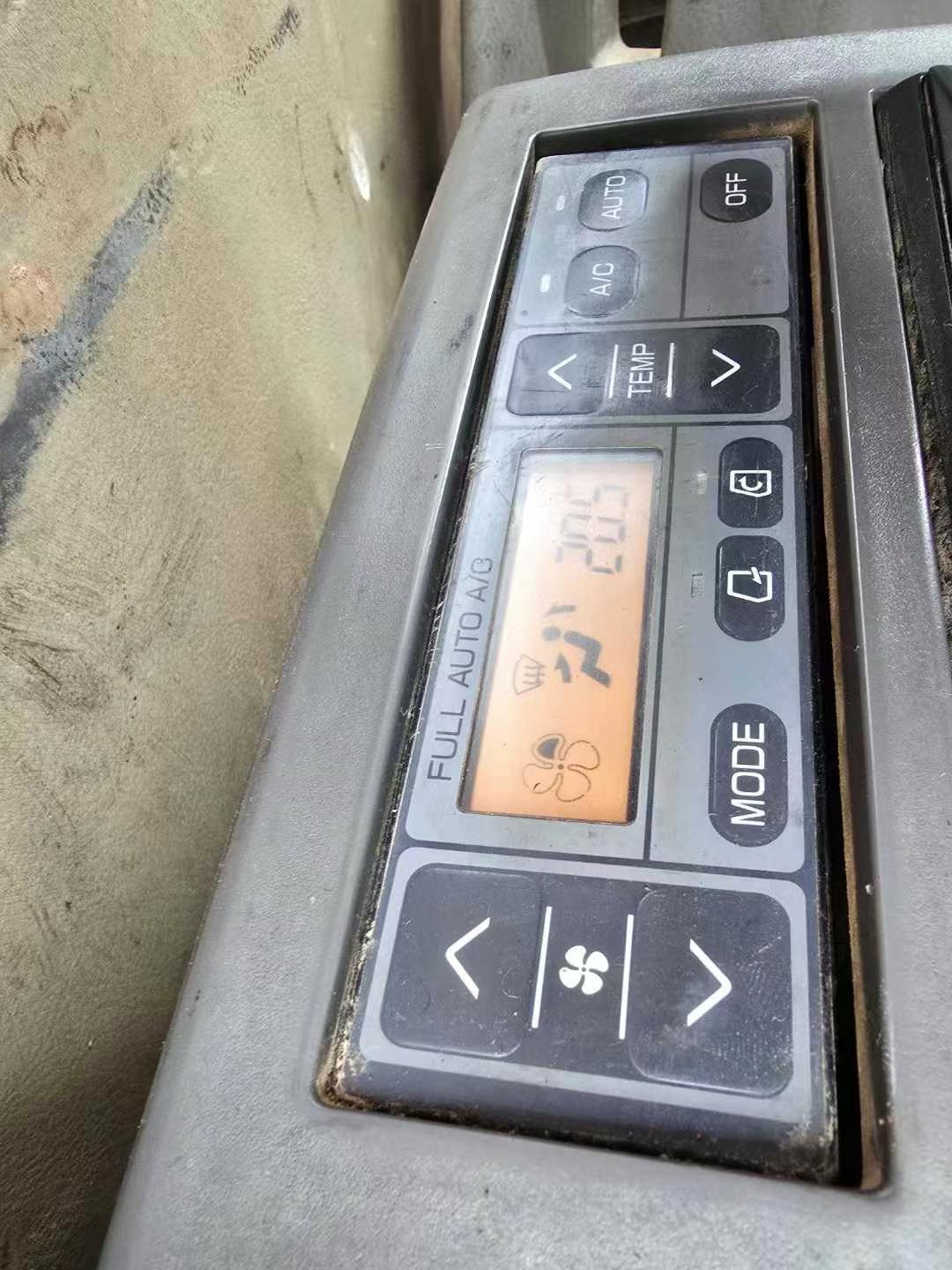 Used Hitachi ZAXIS200 Excavator 2016 Model / 2