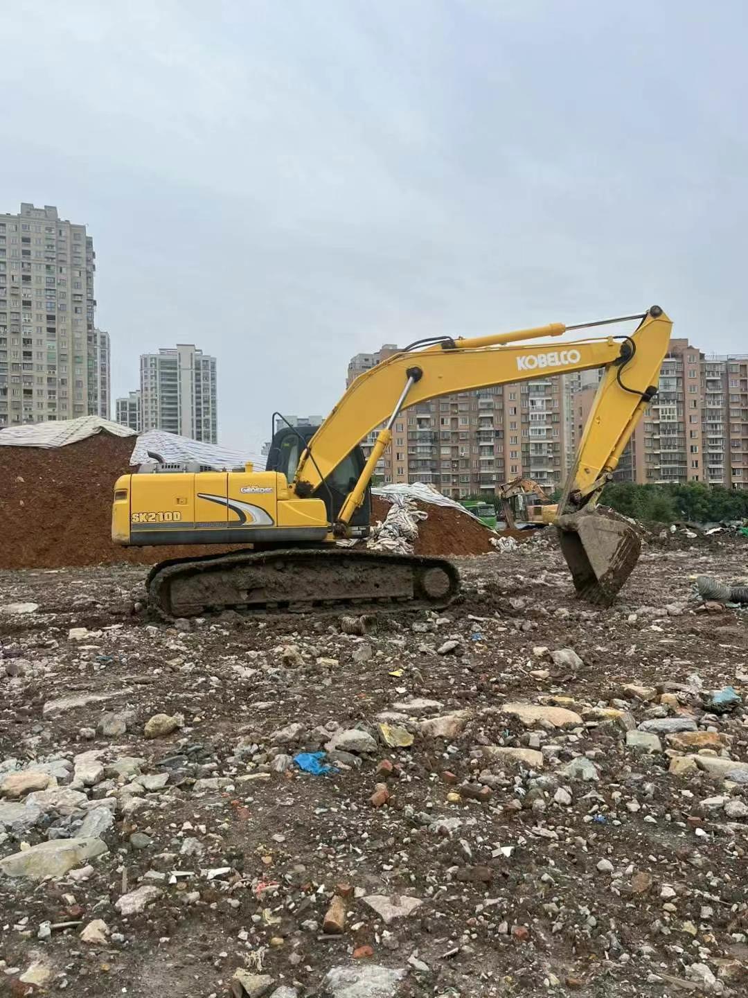 Used Kobelco SK210 Excavator 2015 Model / 4