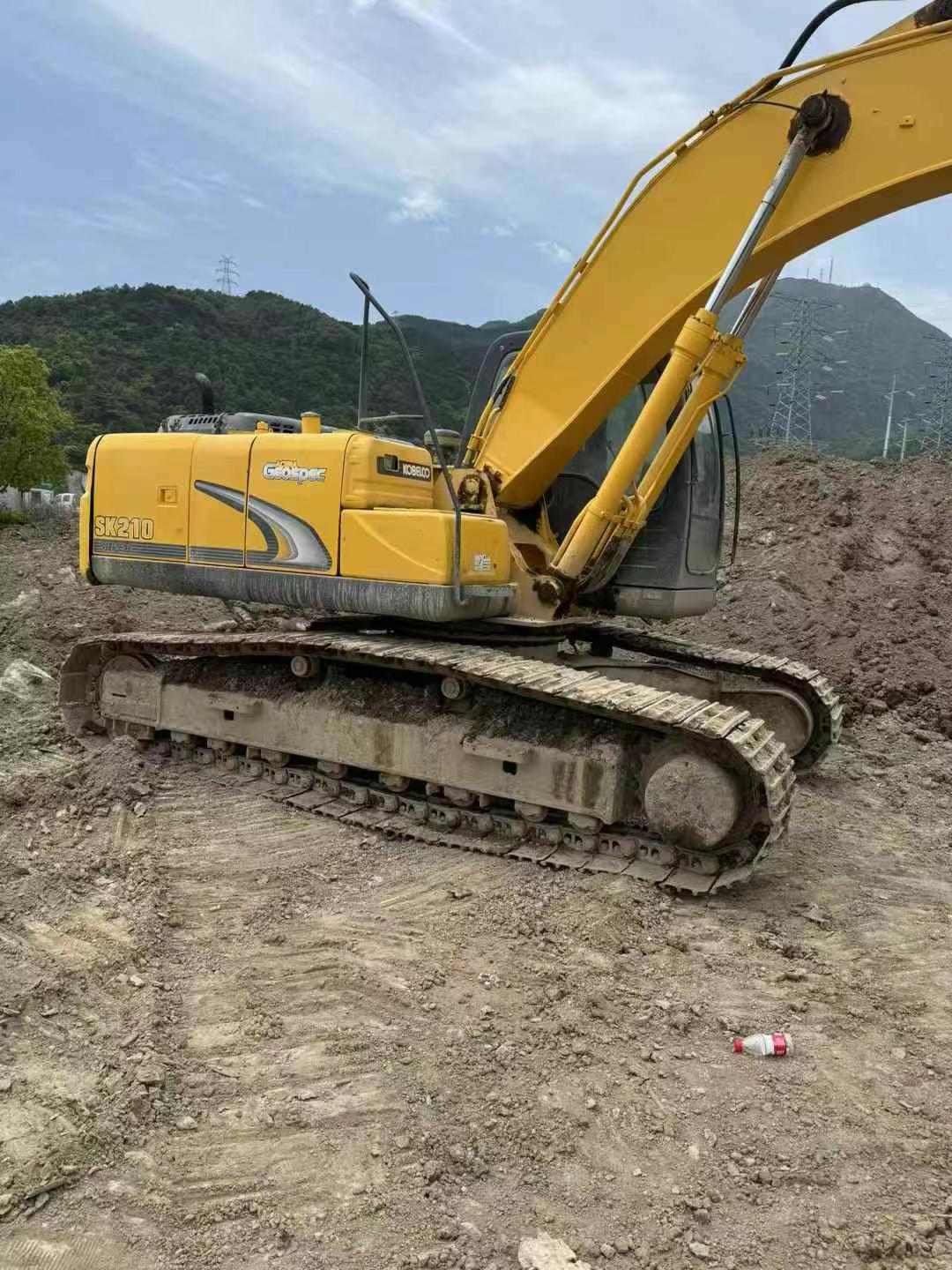 Used Kobelco SK210 Excavator 2015 Model / 5