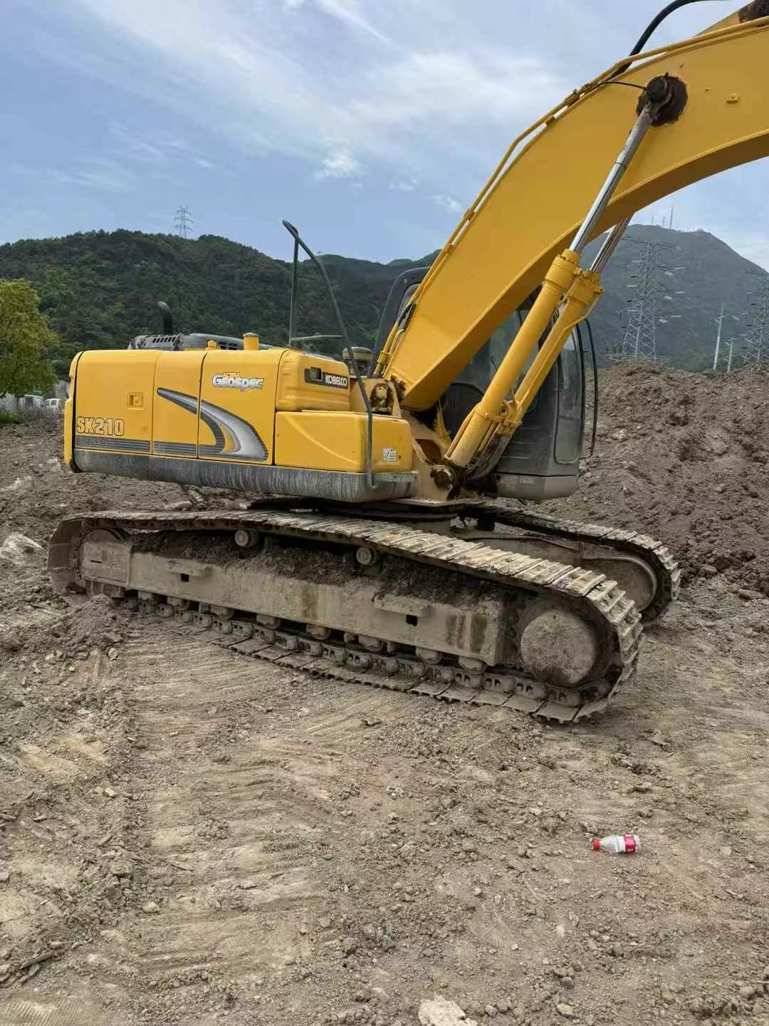 Used Kobelco SK210 Excavator 2015 Model / 5
