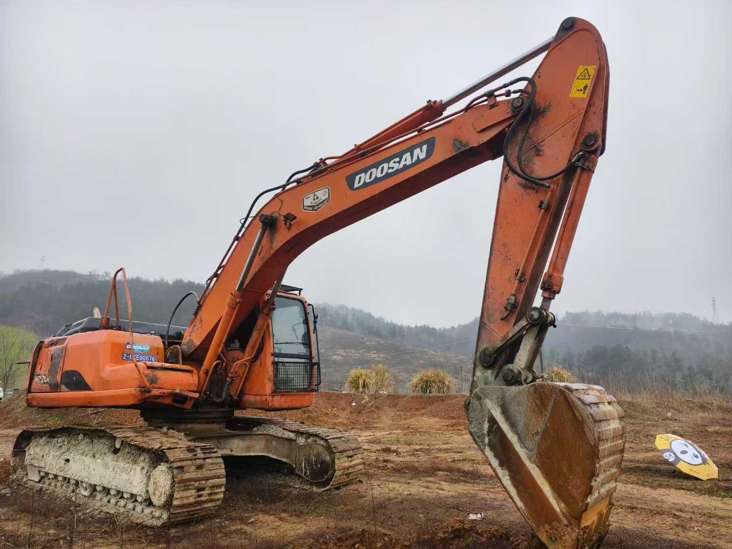 Used Doosan DH220 Excavator 2012 Model / 4