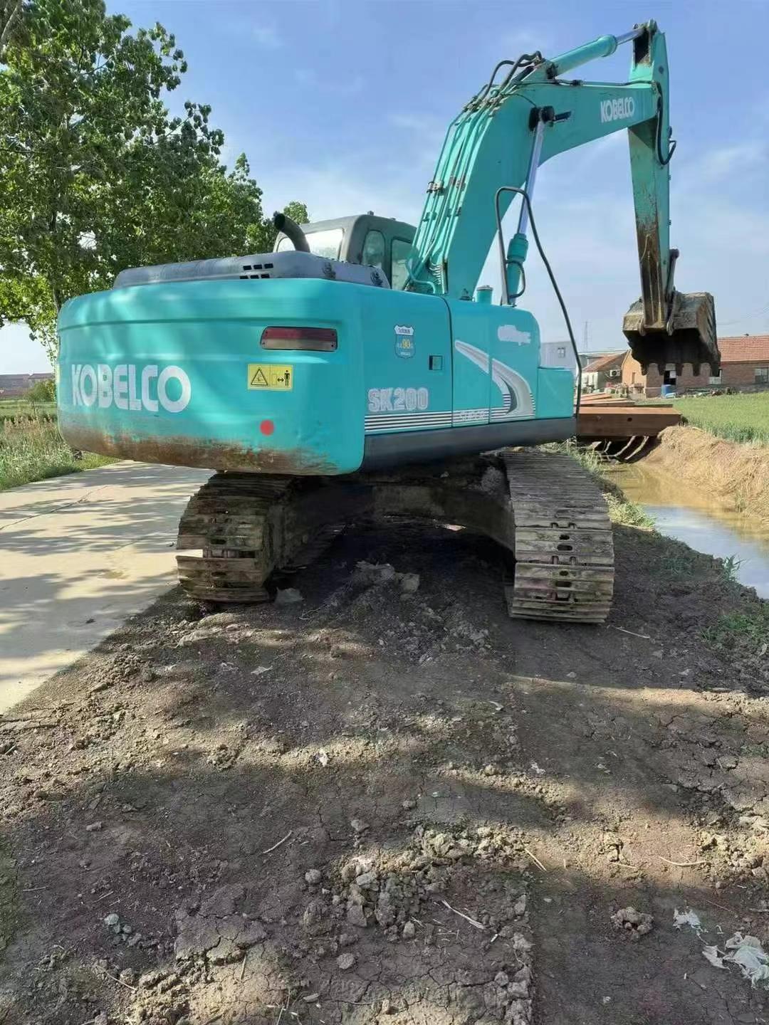 Used Kobelco SK200-8 Excavator 2013 Model / 2