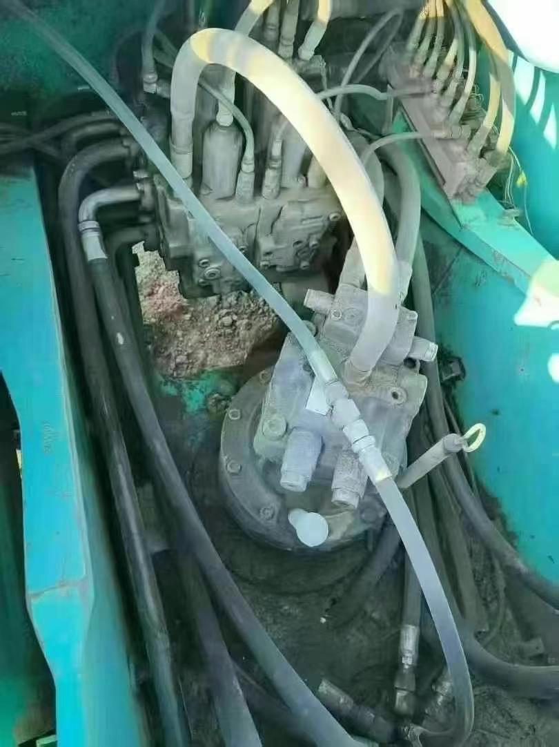 Used Kobelco SK210 Excavator 2011 Model / 3