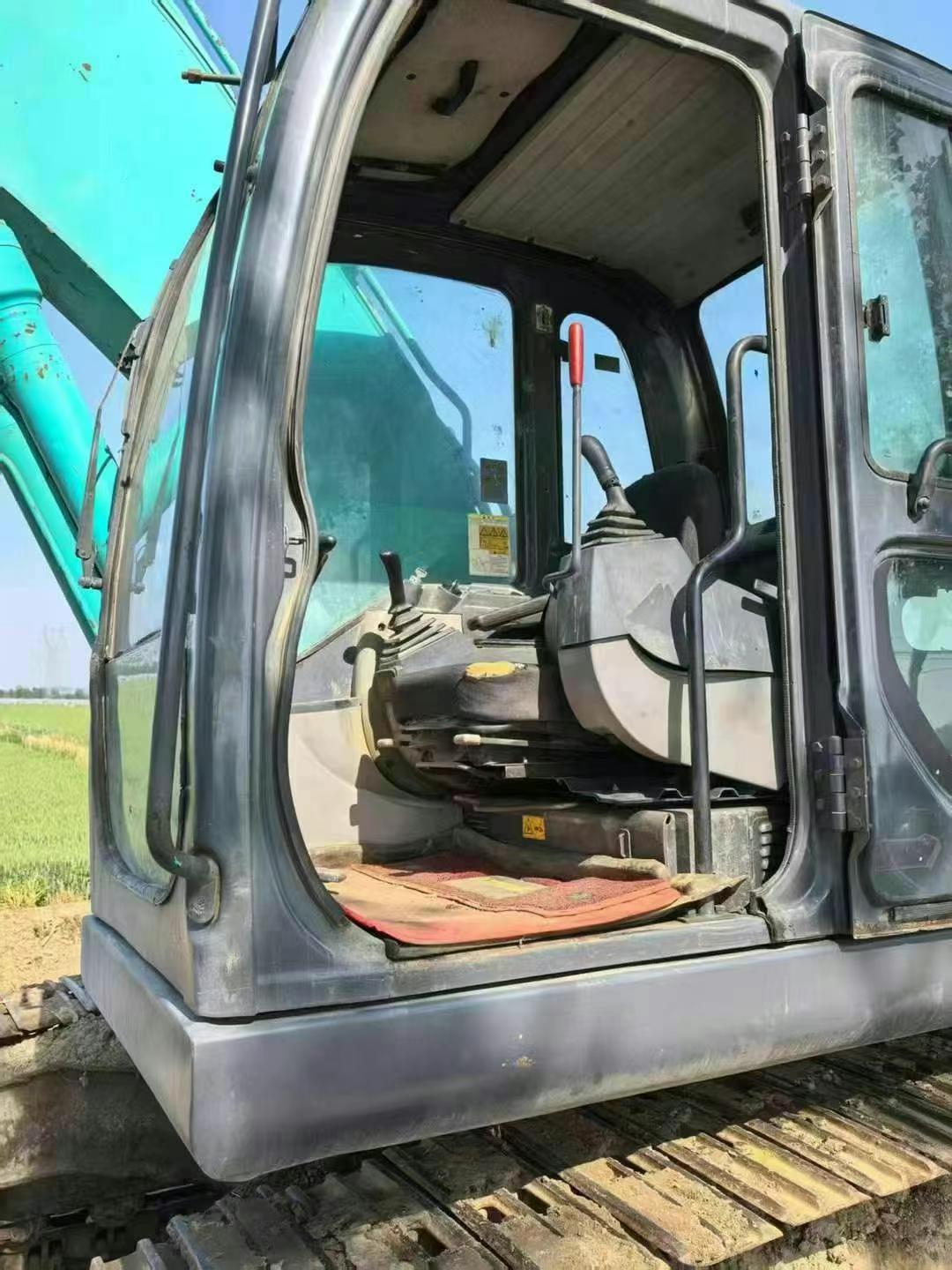 Used Kobelco SK200-8 Excavator 2013 Model / 8