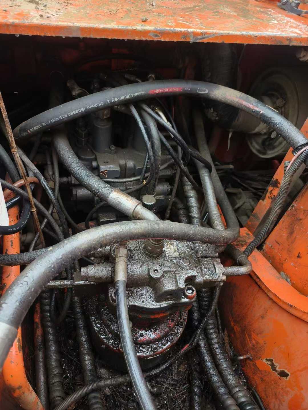 Used Doosan DH220 Excavator 2012 Model / 6