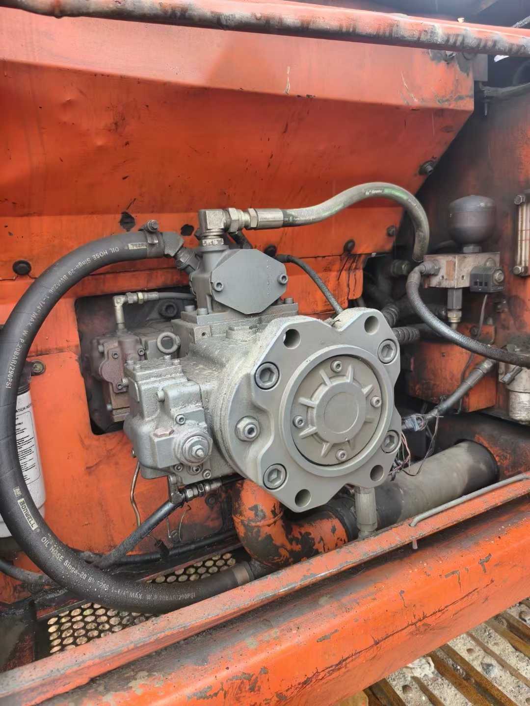 Used Doosan DH220 Excavator 2012 Model / 8