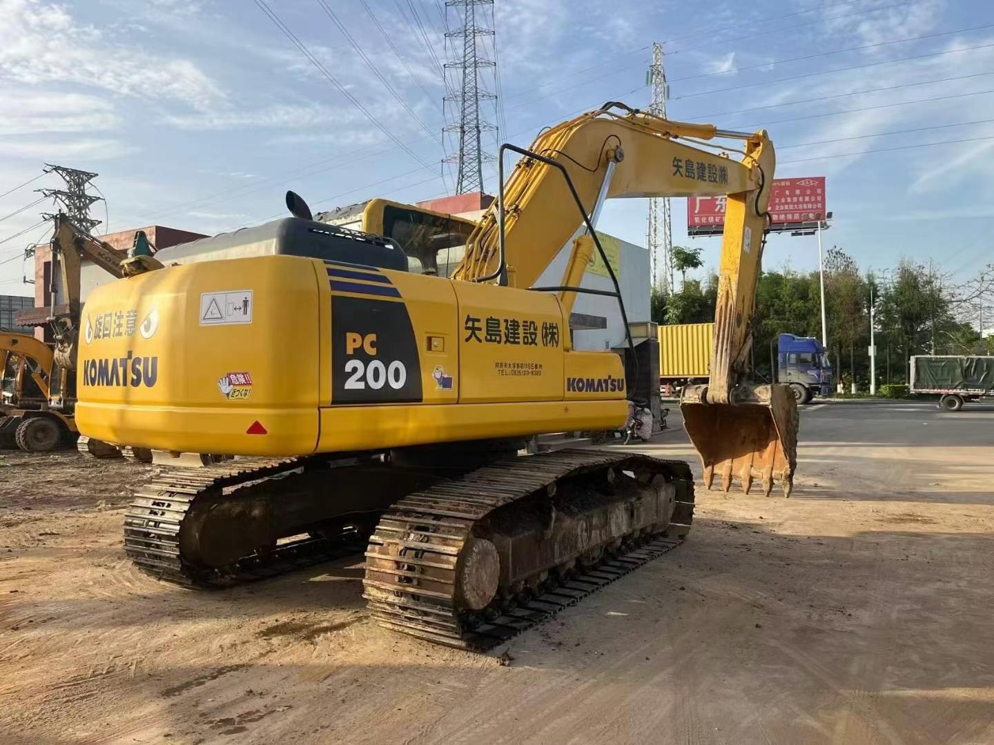 Used Komatsu PC200-8N1 Excavator 2016 Model / 3