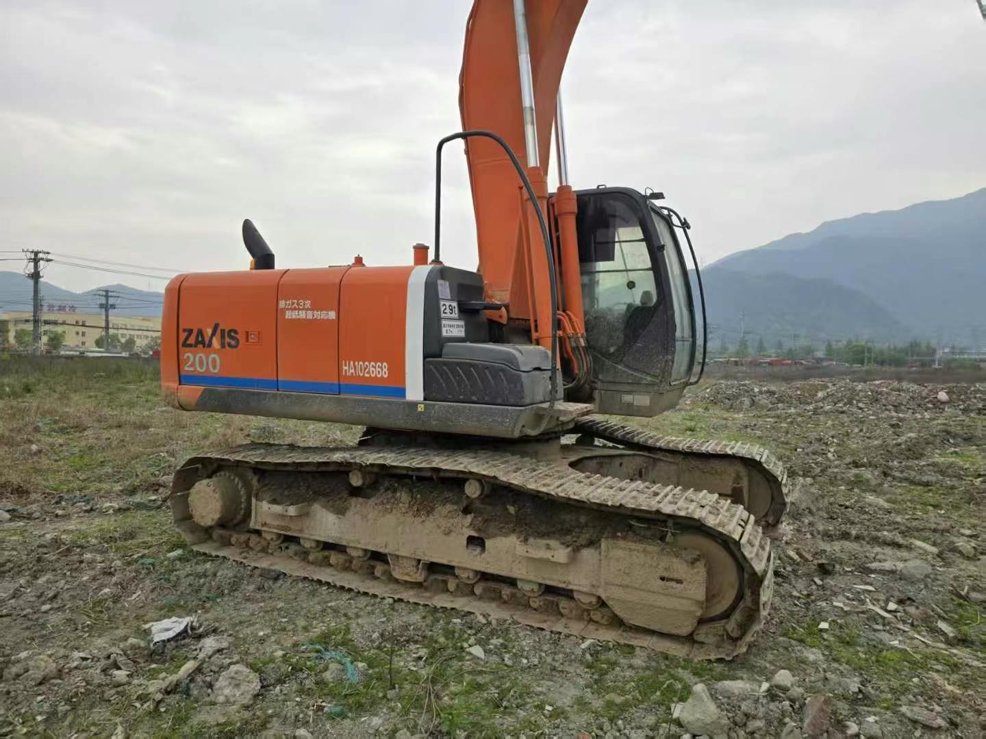 Used Hitachi ZAXIS200 Excavator 2016 Model / 7