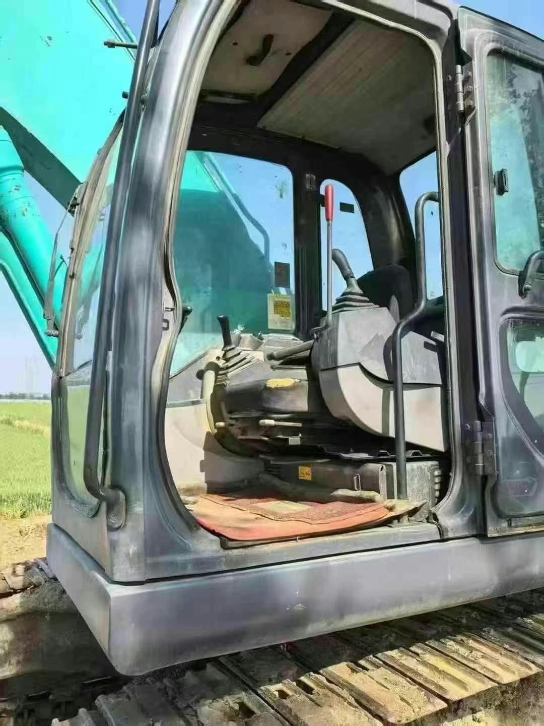 Used Kobelco SK200-8 Excavator 2013 Model / 8