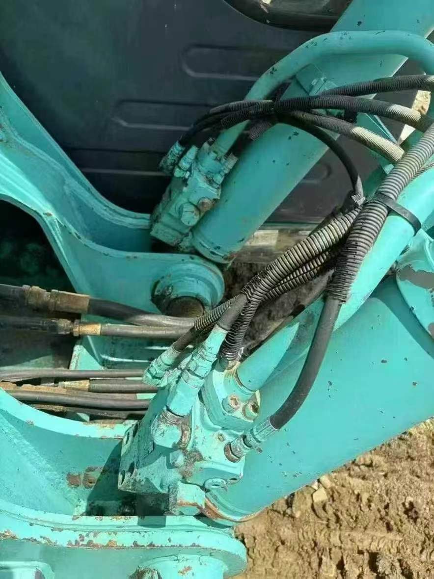 Used Kobelco SK200 Excavator 2016 Model / 3