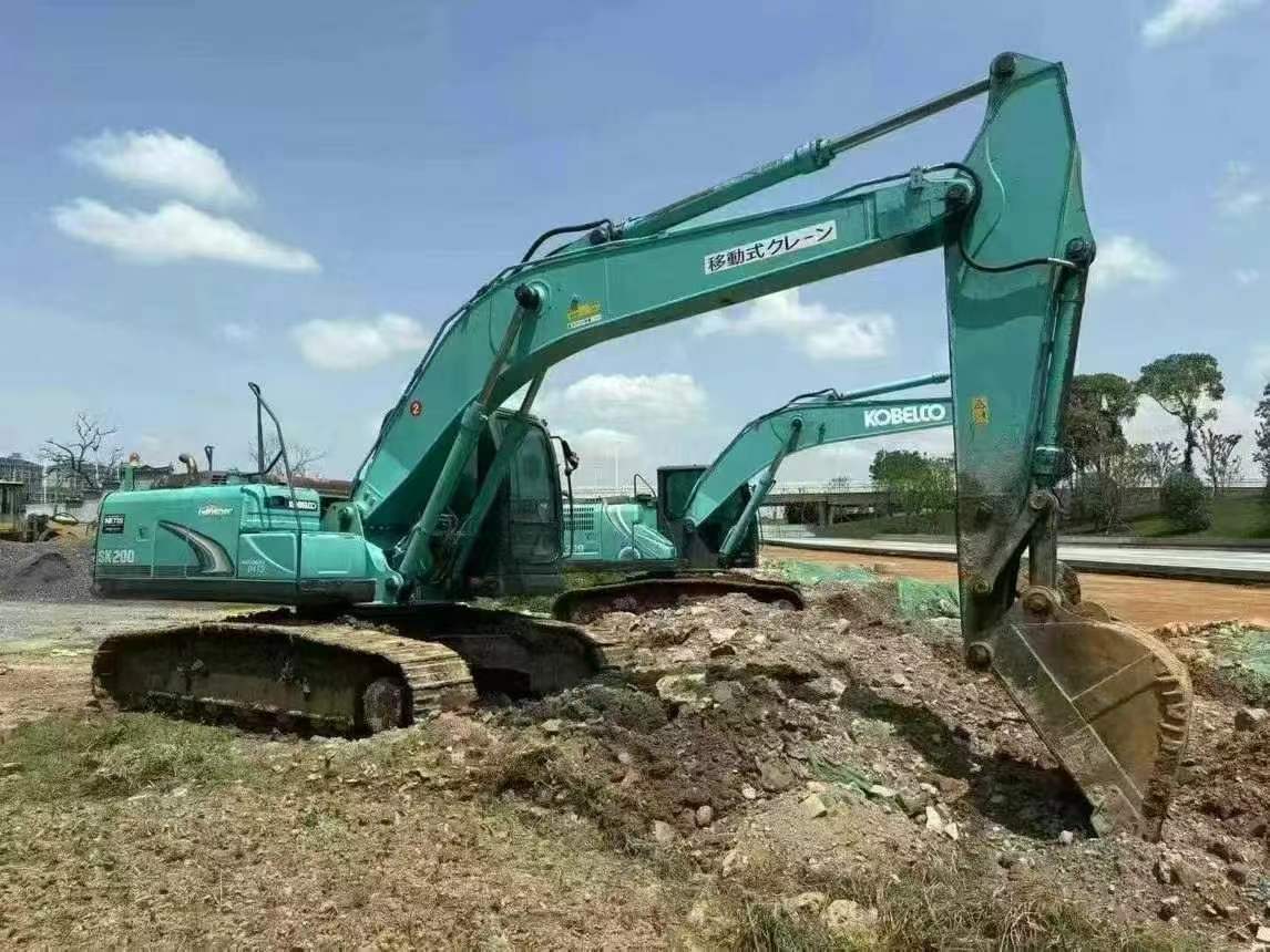 Used Kobelco SK200 Excavator 2016 Model / 2