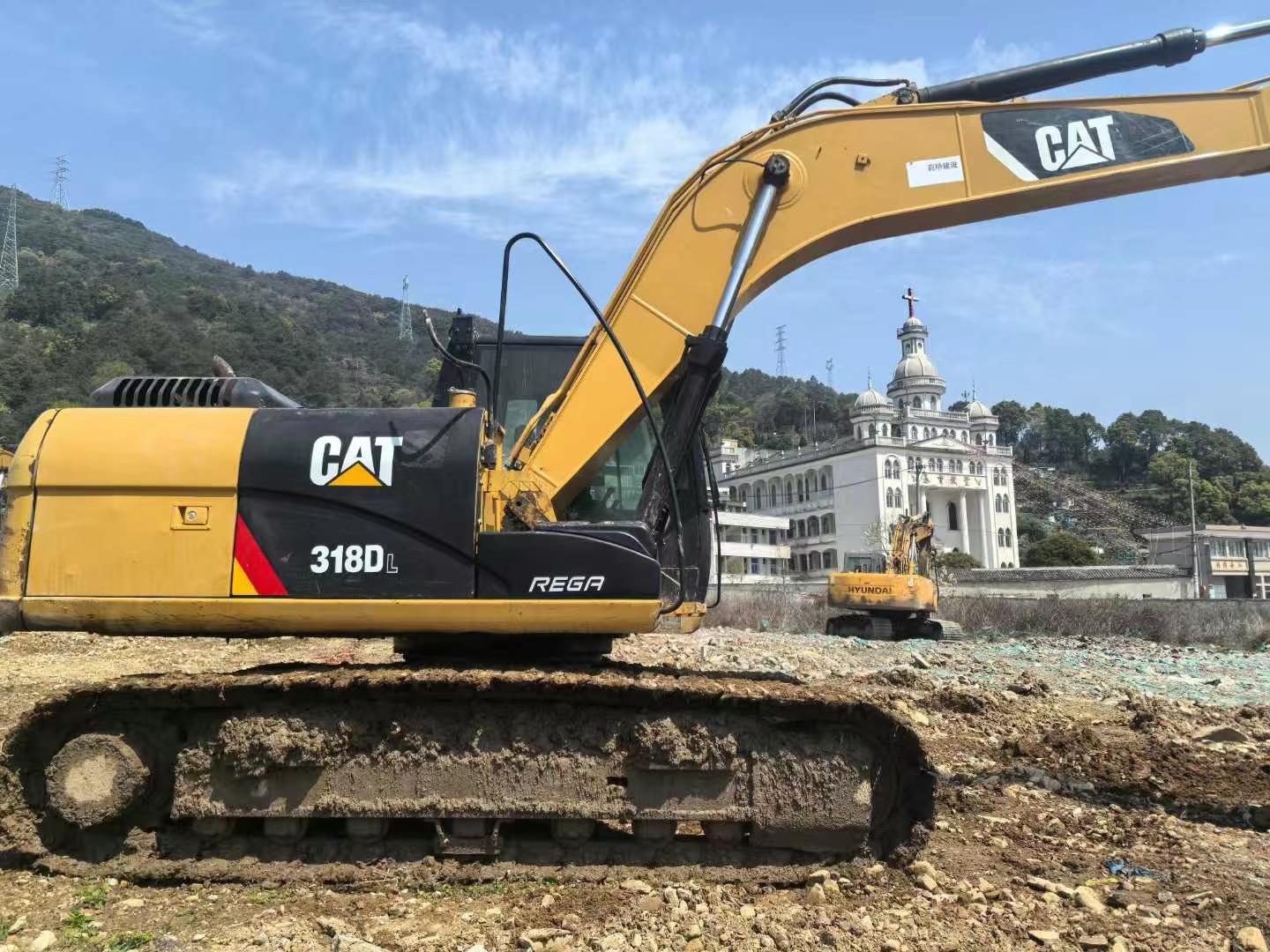 Used Caterpillar CT18 Excavator 2016 Model / 4