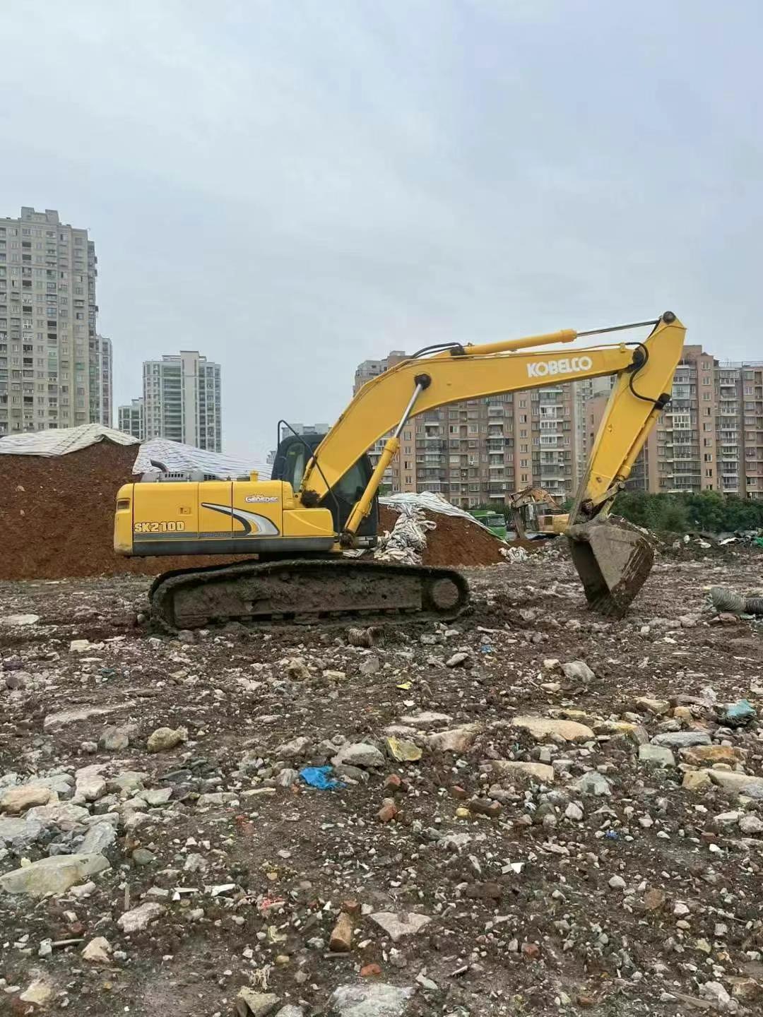 Used Kobelco SK210 Excavator 2015 Model / 4