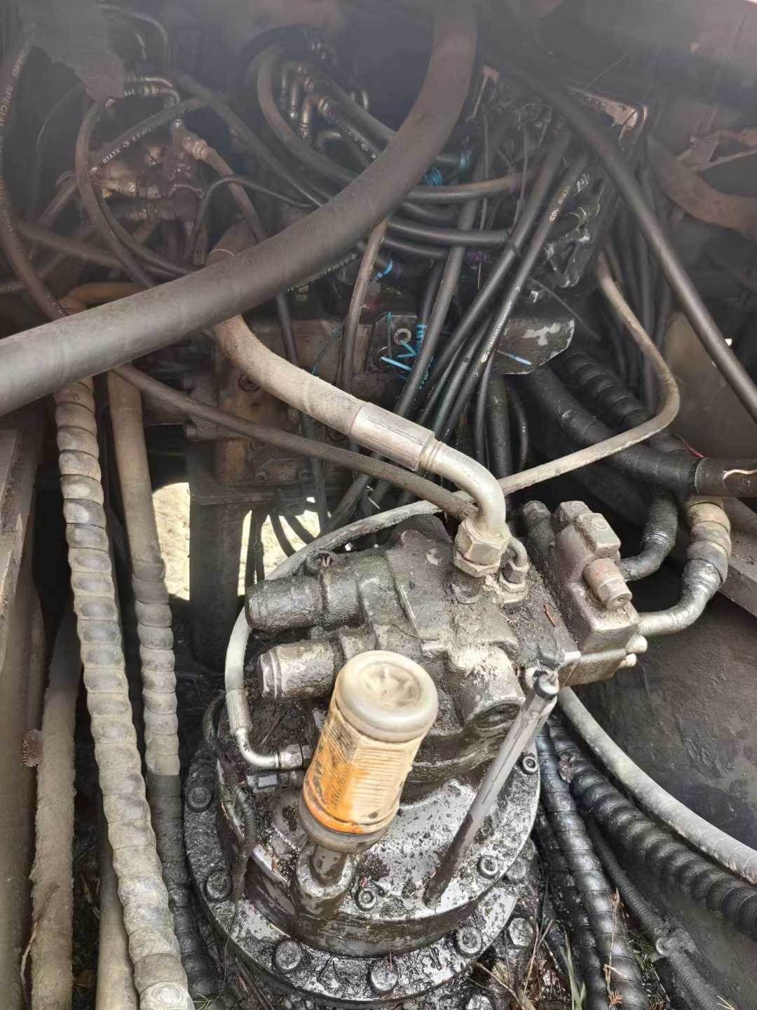 Used Hitachi ZX240 Excavator 2010 Model / 8