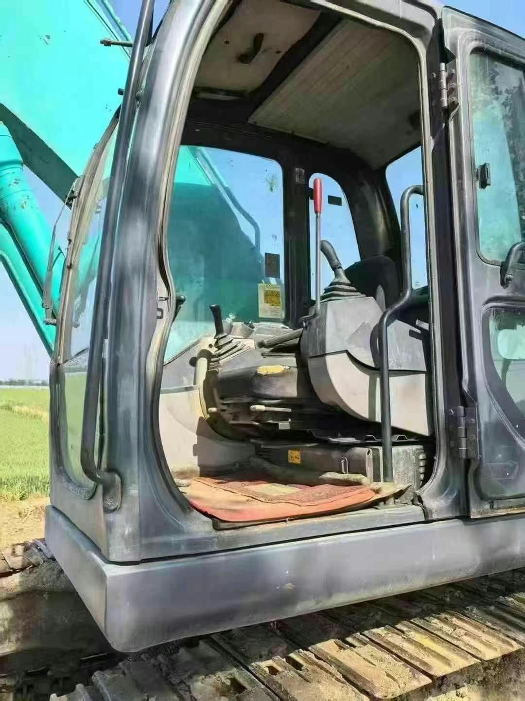 Used Kobelco SK200-8 Excavator 2013 Model / 8
