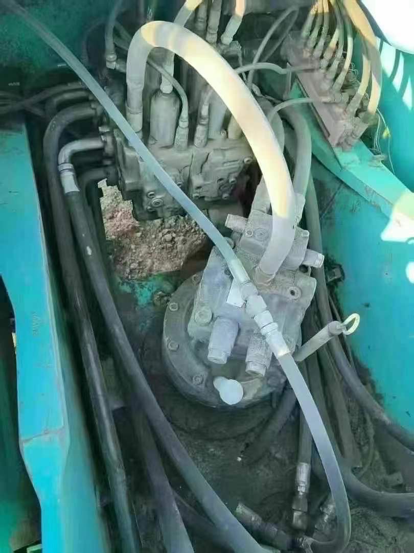 Used Kobelco SK210 Excavator 2011 Model / 3