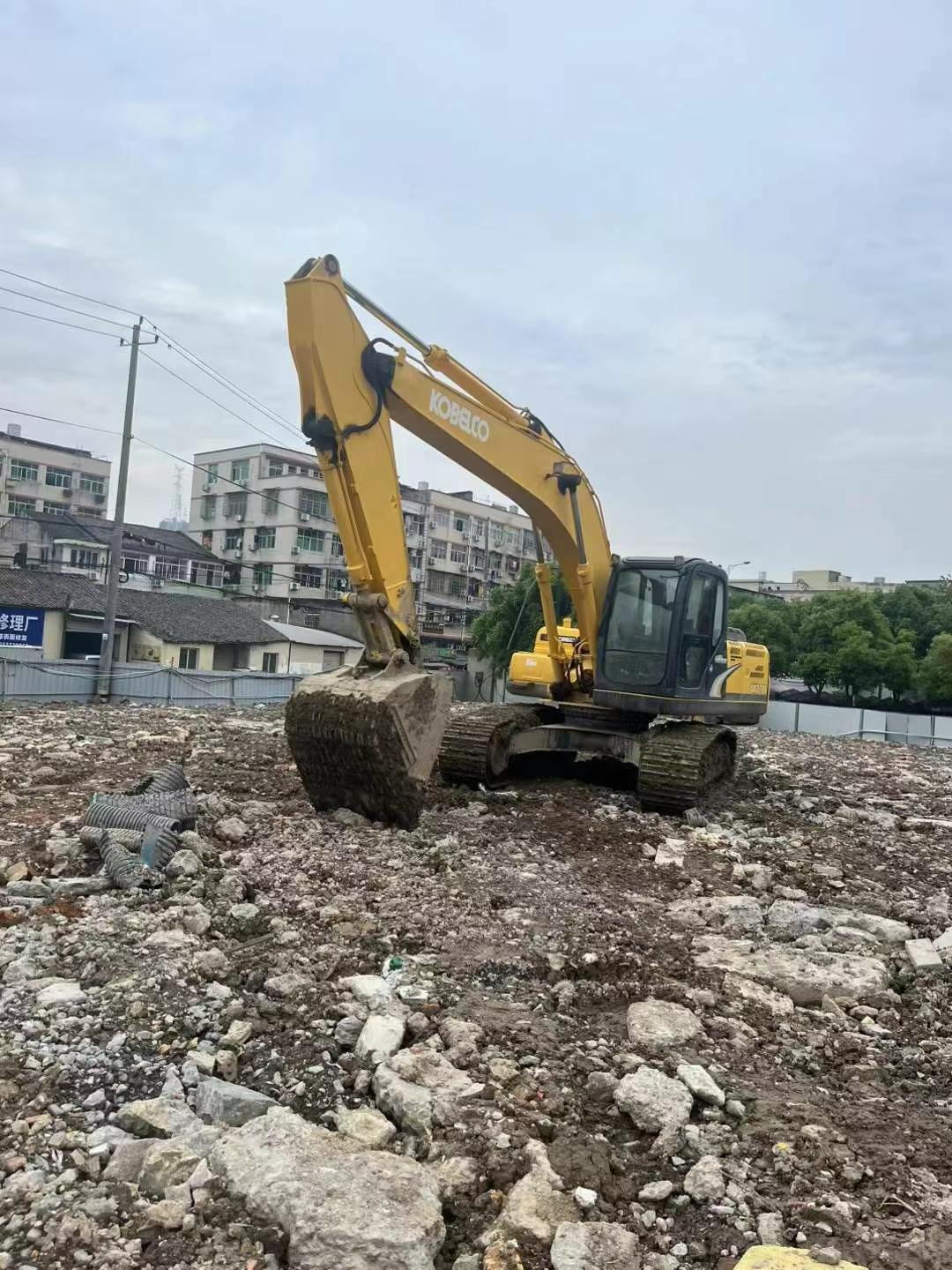 Used Kobelco SK210 Excavator 2015 Model / 2