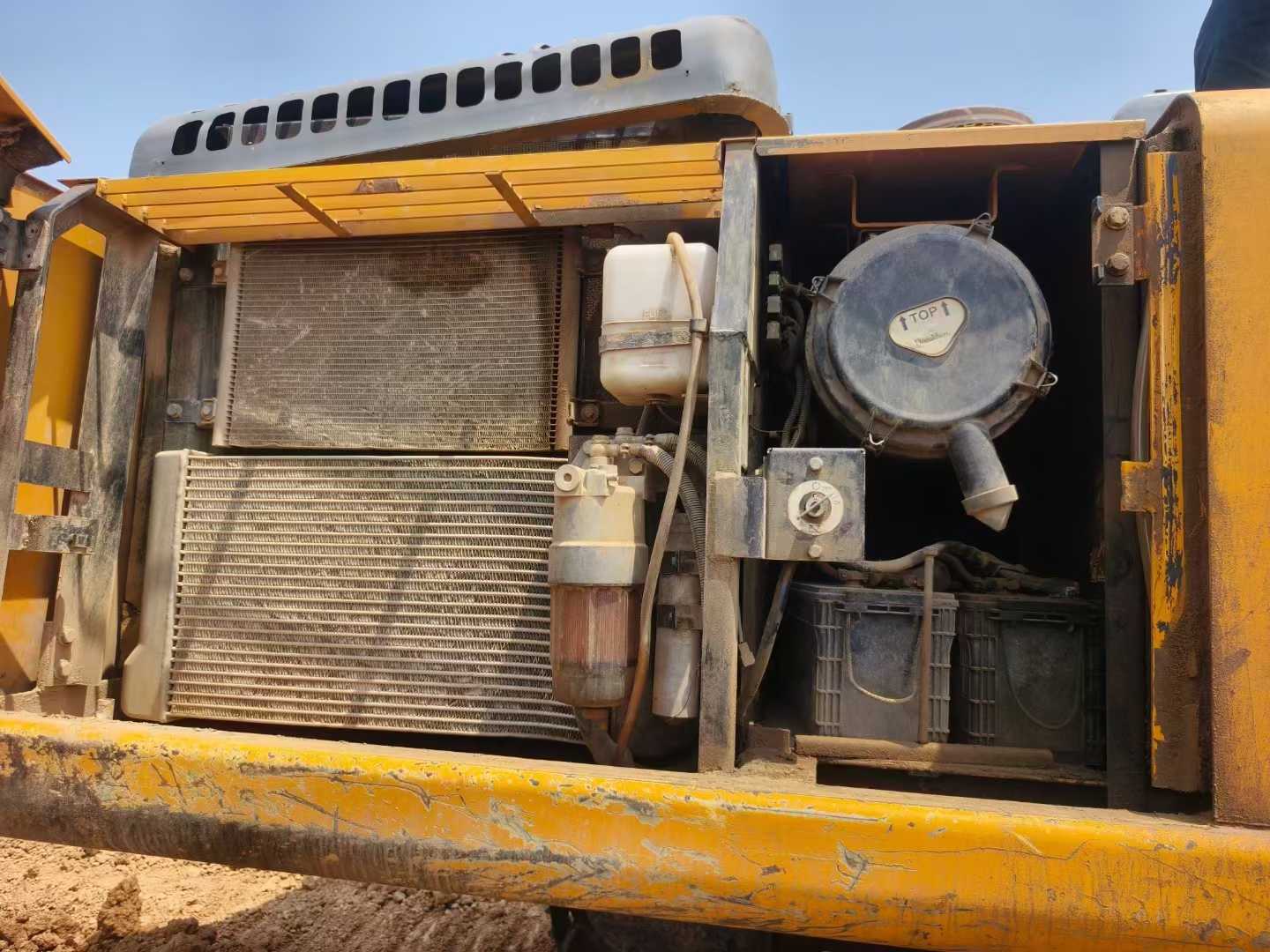 Used Kato HD1023 Excavator 2011 Model / 9