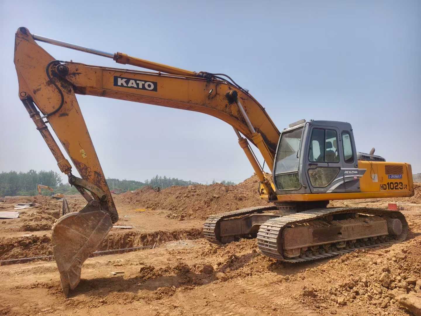 Used Kato HD1023 Excavator 2011 Model / 2