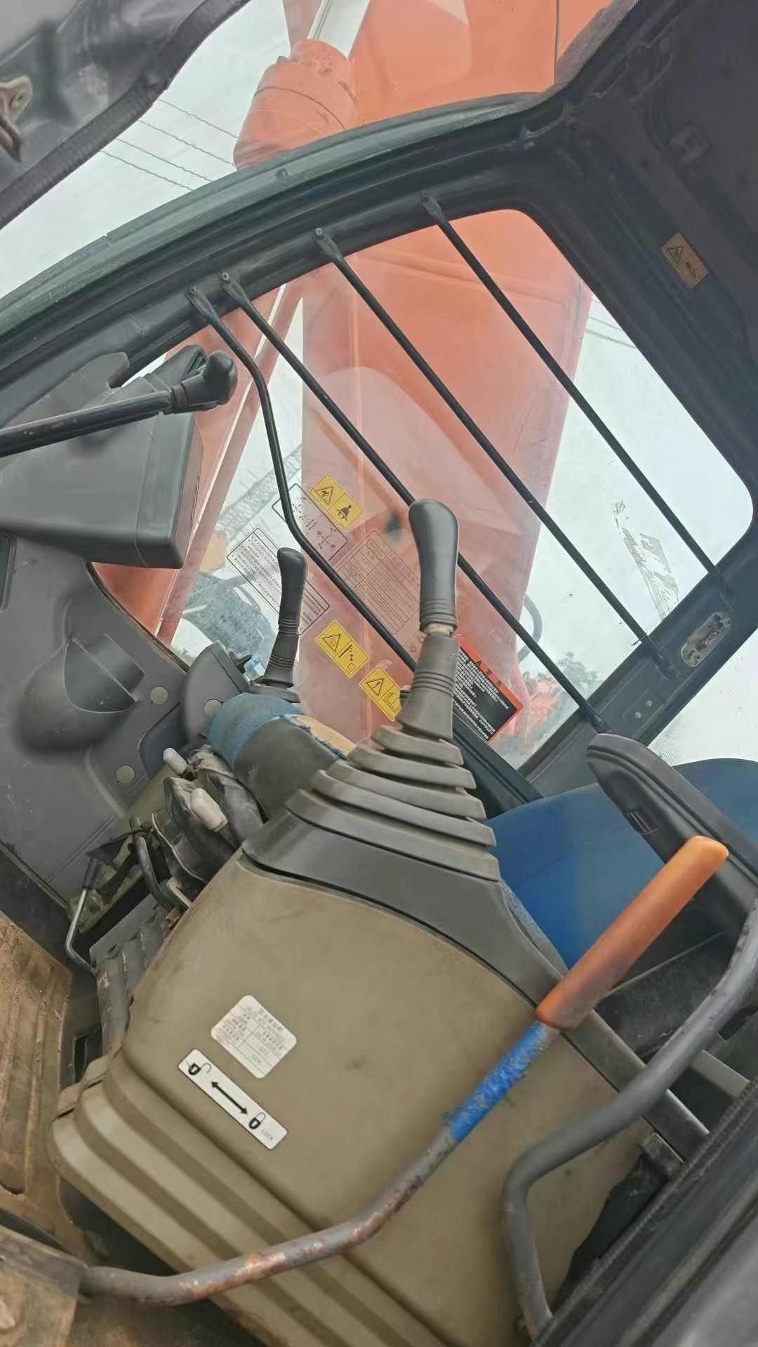 Used Hitachi ZX200-3G Excavator 2016 Model / 9