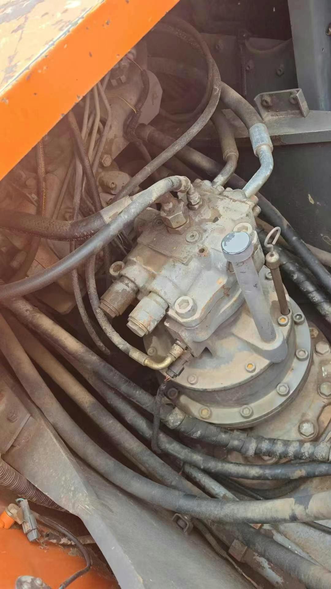 Used Hitachi ZX200-3G Excavator 2016 Model / 6