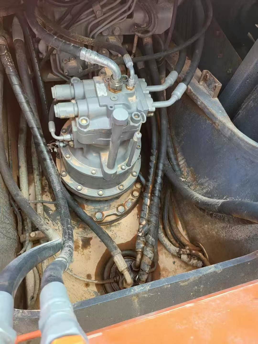 Used Hitachi ZAXIS200 Excavator 2016 Model / 3